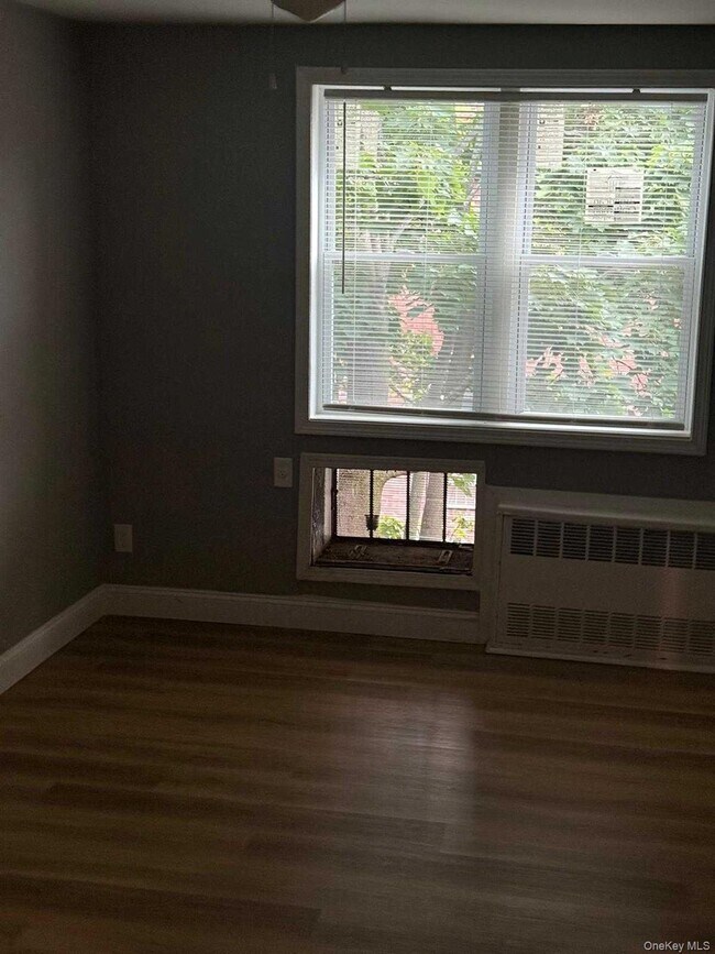 Foto del edificio - 726 E 83rd St