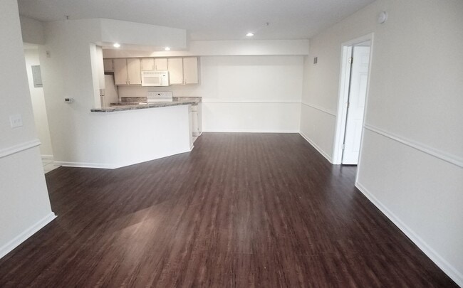 Gorgeous 2/2 Wood Floors Condo For Rent @ ... - Gorgeous 2/2 Wood Floors Condo For Rent @ ...