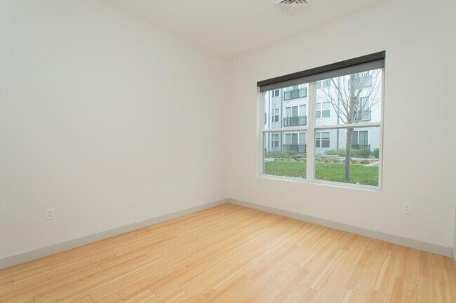 Foto del edificio - 320 D St