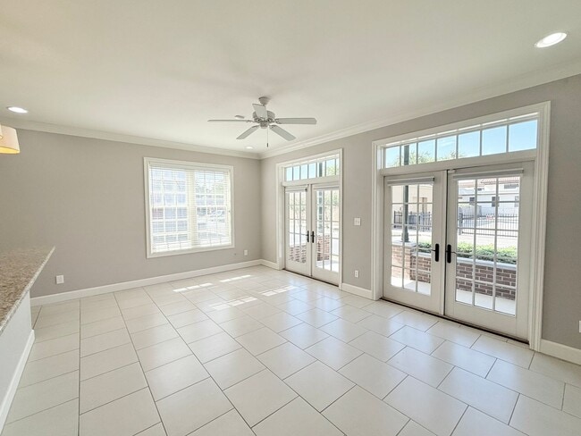 Building Photo - Downtown Pensacola Condo