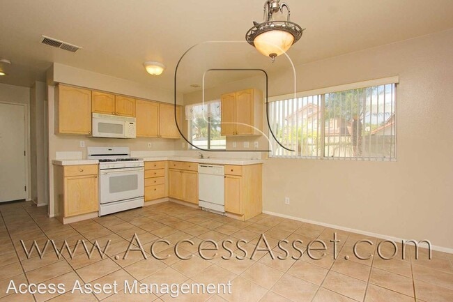Building Photo - 3 br, 2.5 bath House - 877 Willowcreek Dr.