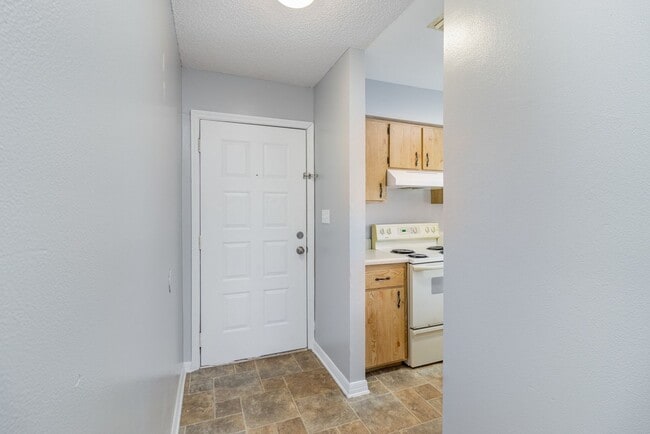 Building Photo - 2290-2296 Fox Hollow Dr.