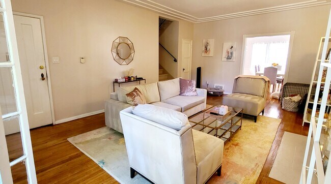 Living room - furniture not included. :-) - 1003 S Holt Ave