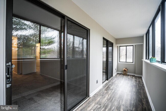 Foto del edificio - 1951 Sagewood Ln