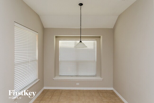Foto del edificio - 677 Plum Dr