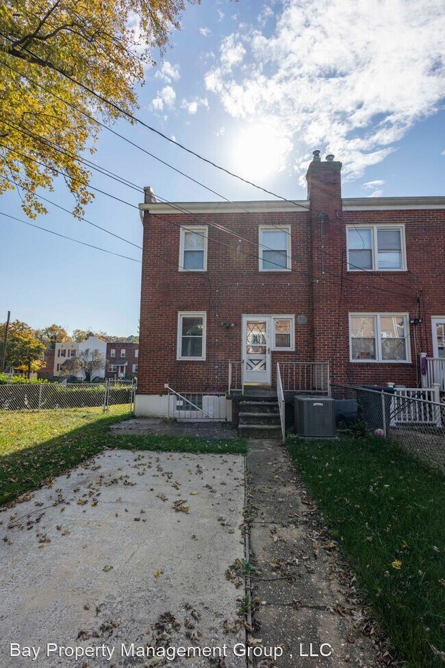 Foto del edificio - 4 br, 2 bath House - 1726 Redwood Ave
