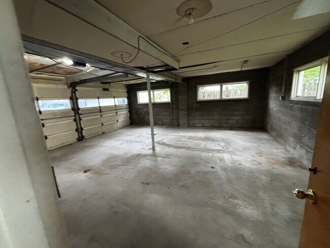 Building Photo - Private Apartment with Two Stall garage