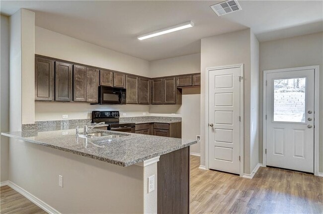 Building Photo - 1703 Davidson Rnch Dr