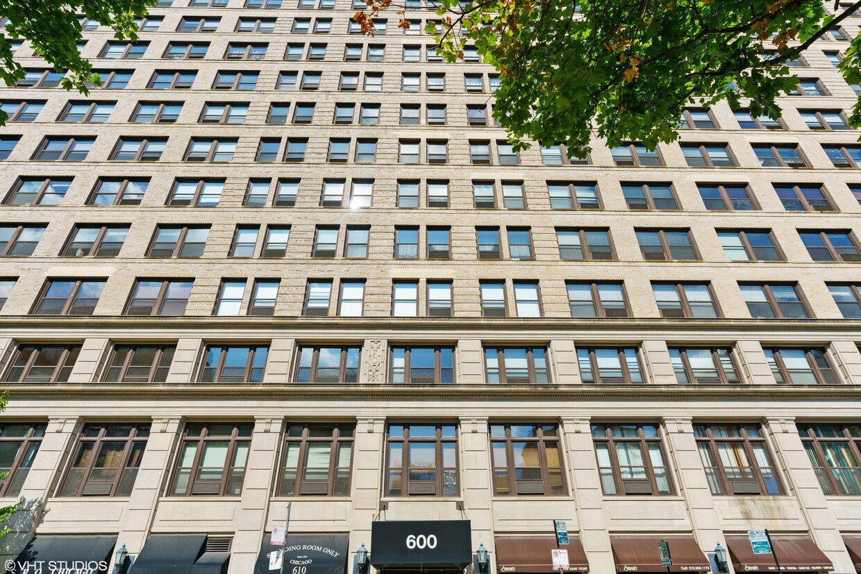 Primary Photo - 600 S Dearborn St
