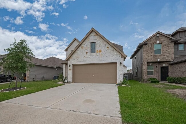 Building Photo - 14214 Singing Oaks Trl