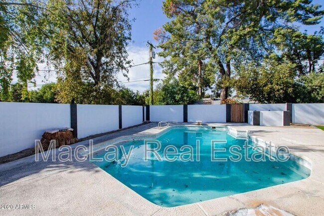 Foto del edificio - 1703 W Lane Ave
