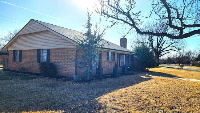 Photo - Beautiful 3 Bed 2 Bath Corner Lot House