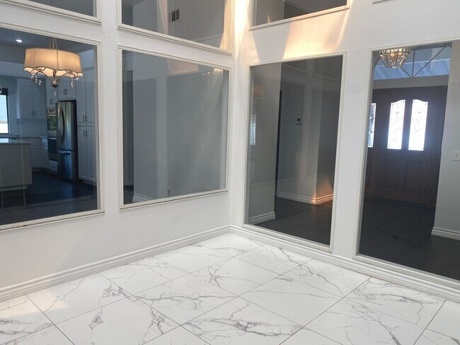 Atrio - 1142 Earlham Ct