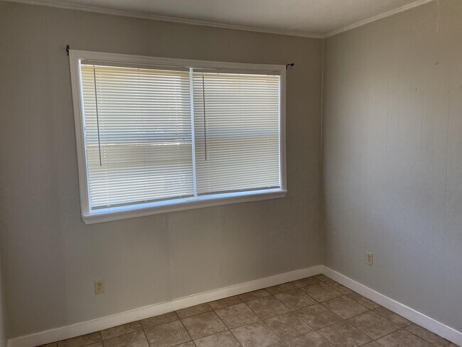 Foto del edificio - 4512 SE 25th St