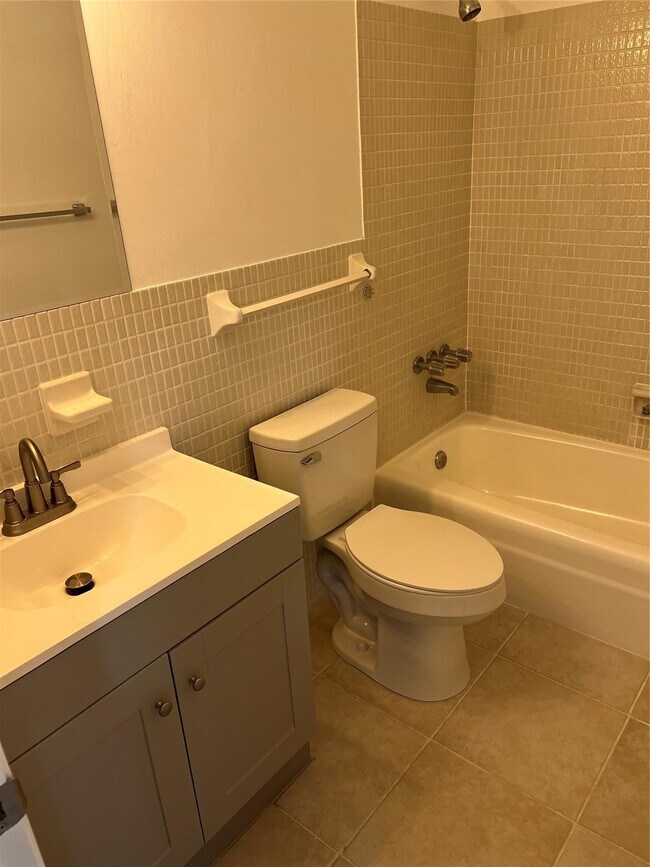 Foto del edificio - 2260 NE 67th St