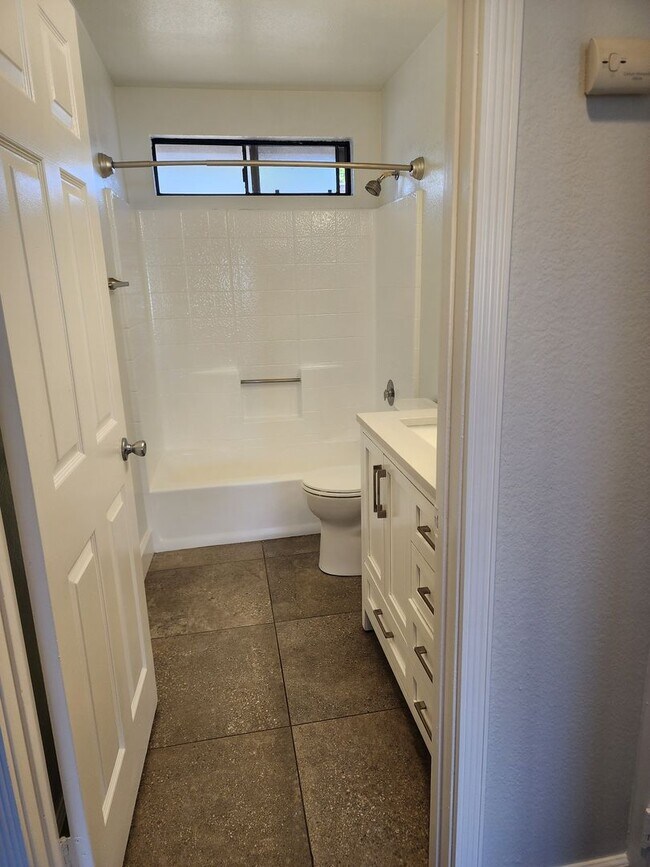 Foto del edificio - Desirable North Park Living - Lovely 2BR/2BA Condo
