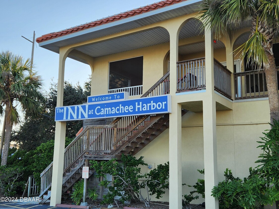 Primary Photo - 201 Yacht Club Dr