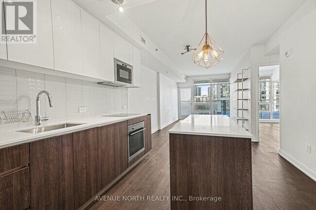 Building Photo - 199 Slater St.