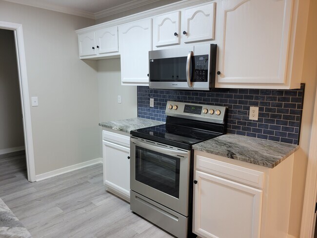kitchen - 119 Cedar Spring Cir