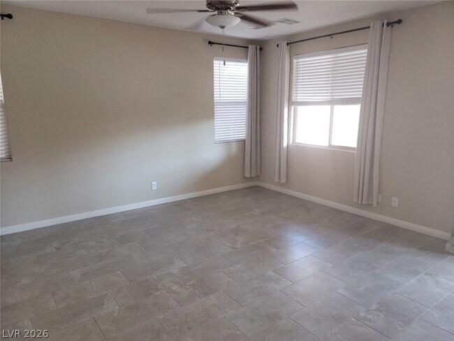 Building Photo - 2919 Tremont Ave