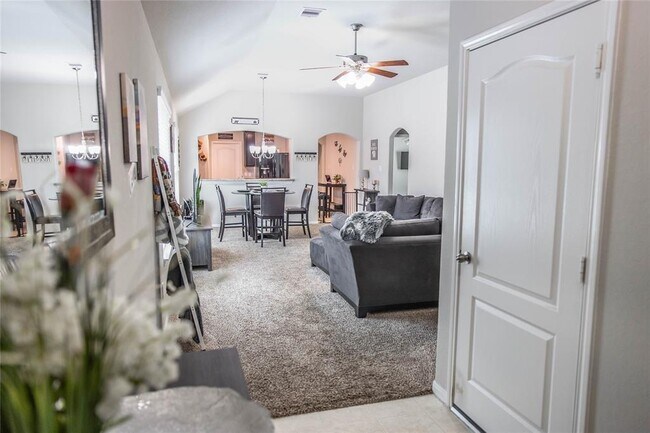 Foto del edificio - 5135 Misty Ln