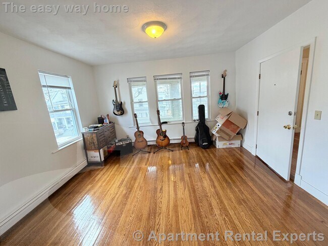 Building Photo - 27 Conwell Ave