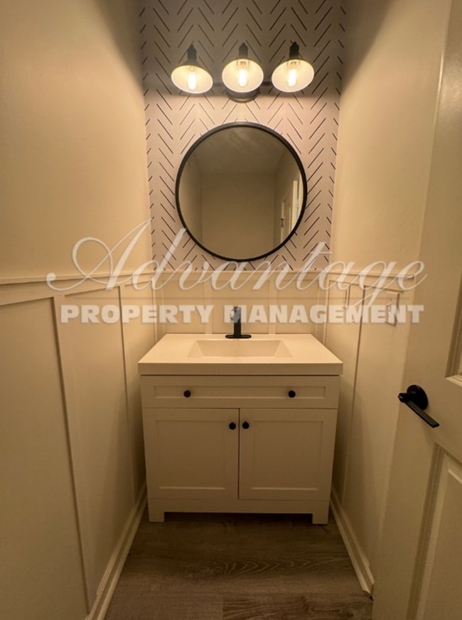 Building Photo - Schedule today to see this Gorgeous Modern...