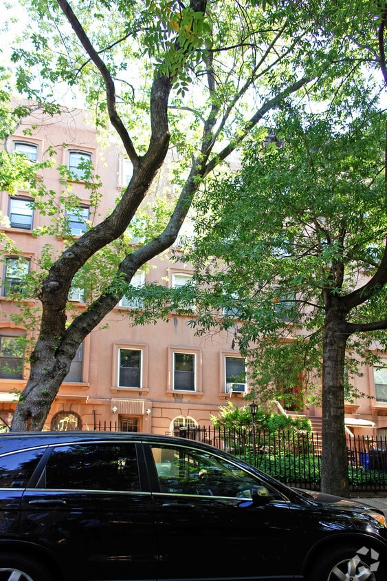 Building Photo - 75 1st Pl
