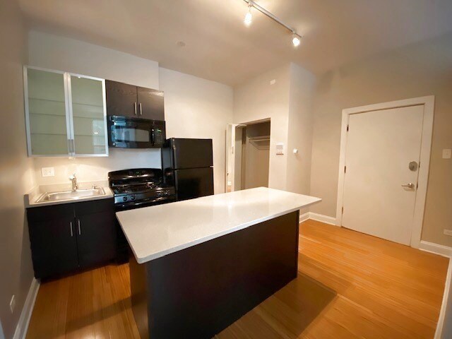 Foto del edificio - 2214 N Clark St