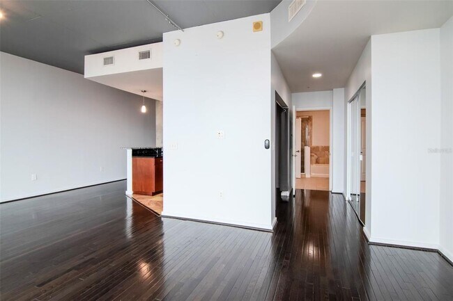 Foto del edificio - 777 N Ashley Dr