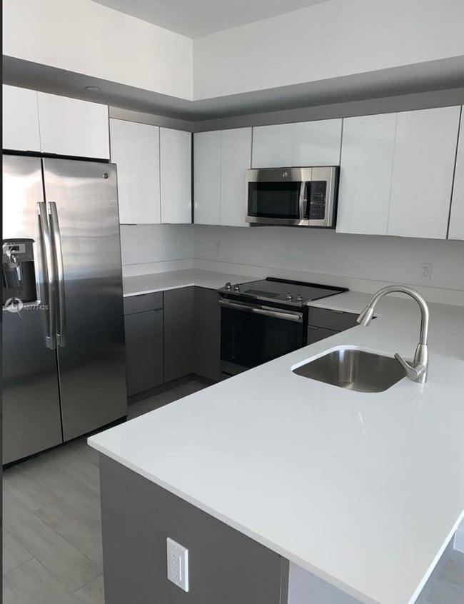 Foto del edificio - 321 NE 26th St