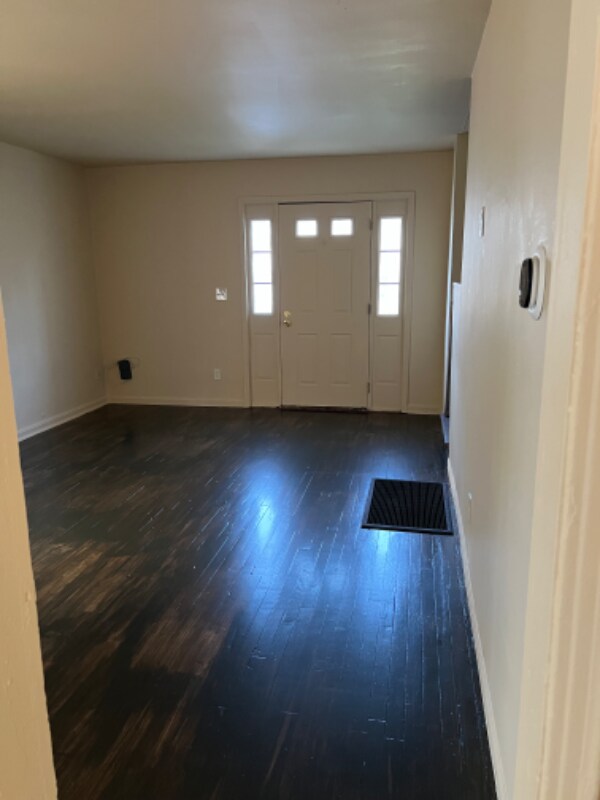 Foto del edificio - 2348 E 37th St