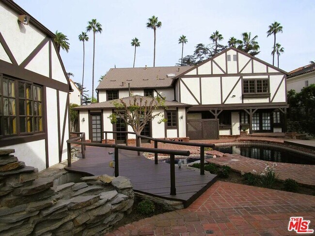Building Photo - 605 Foothill Rd