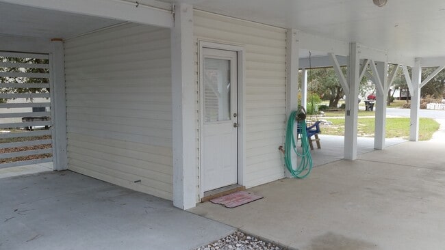 Building Photo - 506 Laura Ln