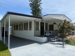 Building Photo - 707 50th Ave W