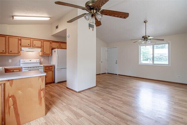 Building Photo - 129 Evergreen Harbor