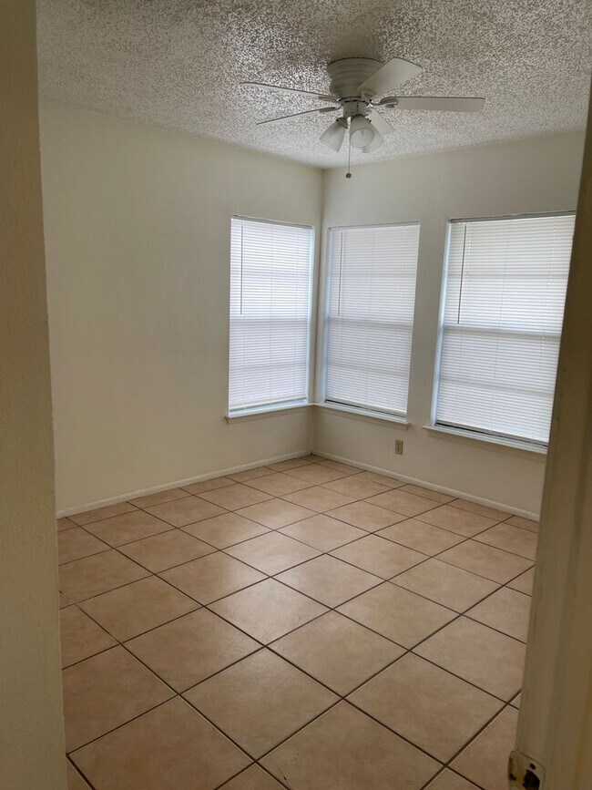 Building Photo - Heritage 2 bedroom