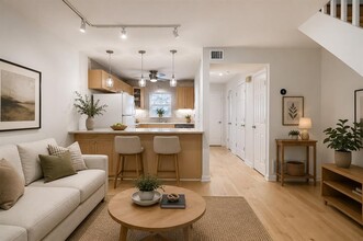 Building Photo - 5330 Balcones Dr