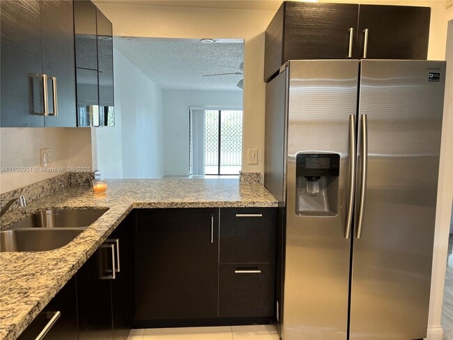 Foto del edificio - 8879A Fontainebleau Blvd