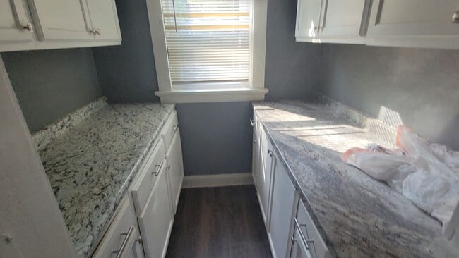 Foto del edificio - Section 8 Accepted! Charming 4-bedroom hom...