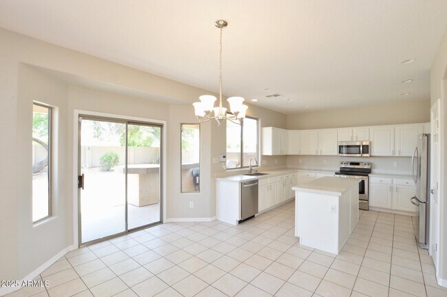 Foto del edificio - 14605 W Verde Ln