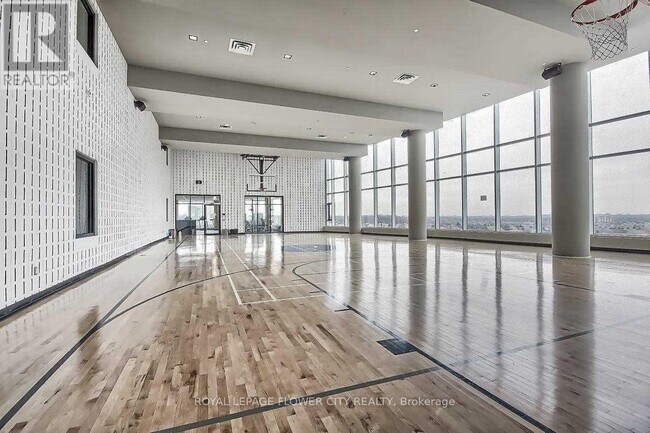 Photo du bâtiment - 2520-2520 Eglinton Ave W