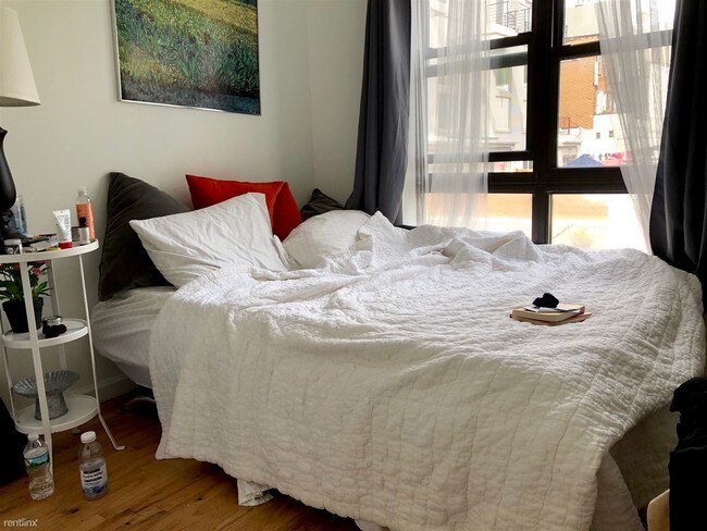 Foto del edificio - 2 br, 1 bath  - 122 Leonard St