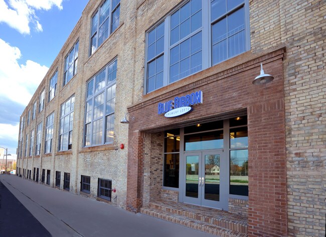 Blue Ribbon Lofts Apartments Milwaukee Wi Blue Ribbon Lofts