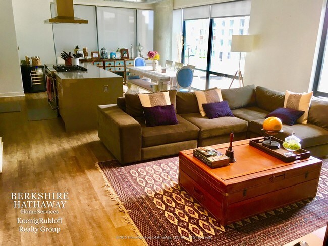 Building Photo - 423 E Ohio St