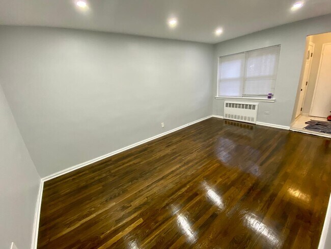 Building Photo - 2660 Haring St