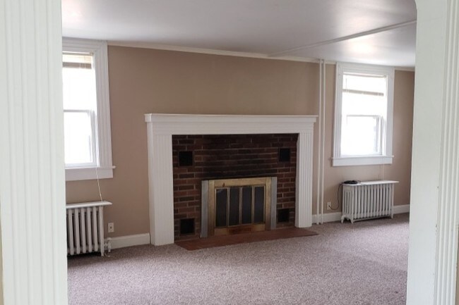 Building Photo - 2739 Elmwood Ave