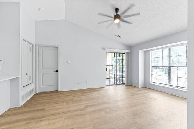 Building Photo - Silverwood Apartments