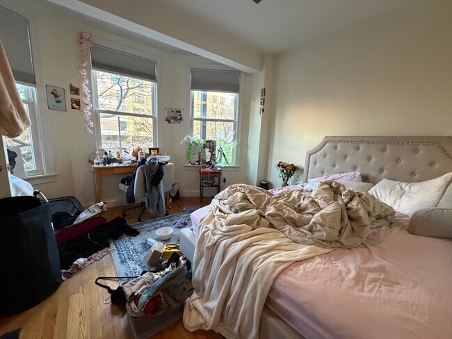 Foto del edificio - 1029 Tremont St