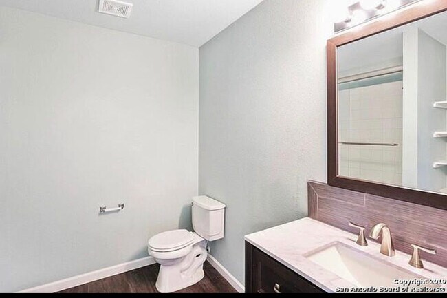 Foto del edificio - 1645 Sunstone Cir